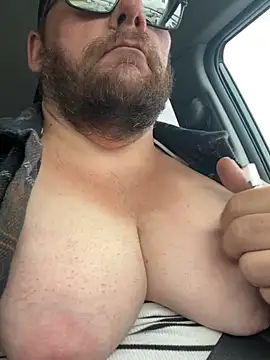 Snapshot of hugemanbreasts chatting on 22, 5, 2026 hugemanbreasts online show from 22, 5, 2026