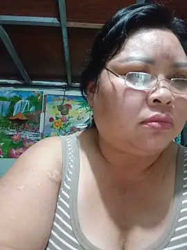 Snapshot of Monglan-c chatting on 5, 6, 2026 Monglan-c online show from 5, 6, 2026