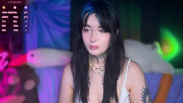 Snapshot of CallmeDistress chatting on 24, 4, 2026 CallmeDistress online show from 24, 4, 2026