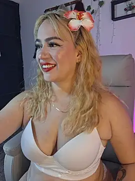 Snapshot of Carolina_2403 chatting on 7, 6, 2026 Carolina 2403 online show from 7, 6, 2026