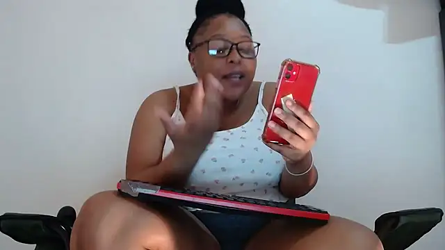 Snapshot of xxZoeyx chatting on 9, 3, 2025 xxZoeyx online show from 9, 3, 2025