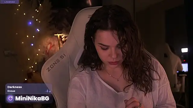  MiniNika  online show from 15, 4, 2026