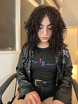 Snapshot of Odett_Khastoff chatting on 25, 4, 2026 Odett Khastoff online show from 25, 4, 2026