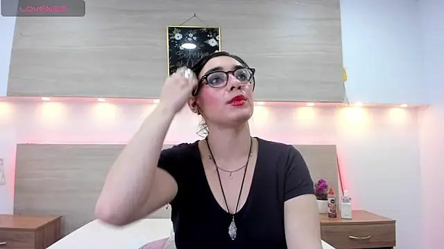 Snapshot of Ellaa_honey chatting on 15, 4, 2026 Ellaa honey online show from 15, 4, 2026