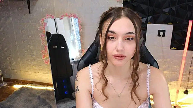 belle cute online show from 2, 4, 2026
