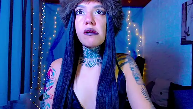 Snapshot of LannieGonzales chatting on 8, 5, 2026 LannieGonzales online show from 8, 5, 2026