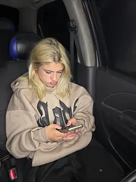 Lia fire online show from 3, 5, 2026