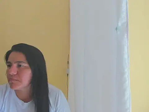 Snapshot of CRIS_MILF chatting on 24, 4, 2026 CRIS MILF online show from 24, 4, 2026