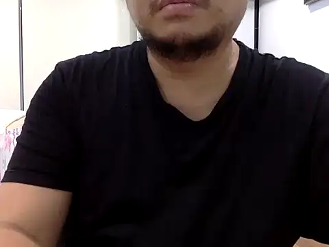 Snapshot of lefleur1986 chatting on 5, 4, 2026 lefleur1986 online show from 5, 4, 2026