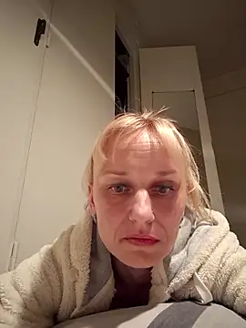 Snapshot of RinaSunX chatting on 3, 4, 2026 RinaSunX online show from 3, 4, 2026