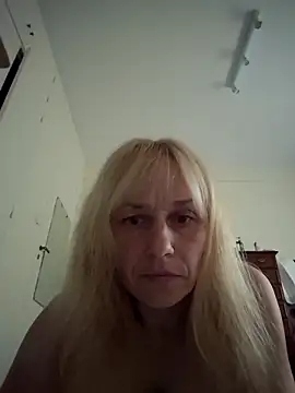 Snapshot of RinaSunX chatting on 21, 4, 2026 RinaSunX online show from 21, 4, 2026