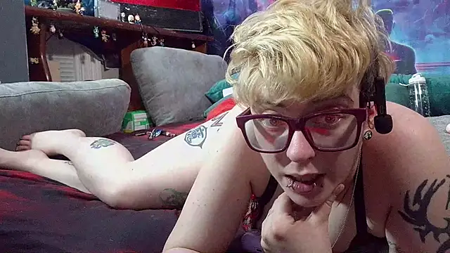 Snapshot of pollypainprincess chatting on 9, 4, 2026 pollypainprincess online show from 9, 4, 2026