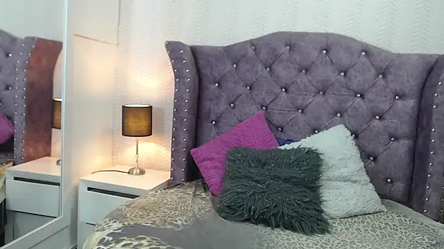 Snapshot of ViviJones chatting on 2, 7, 2026 ViviJones online show from 2, 7, 2026