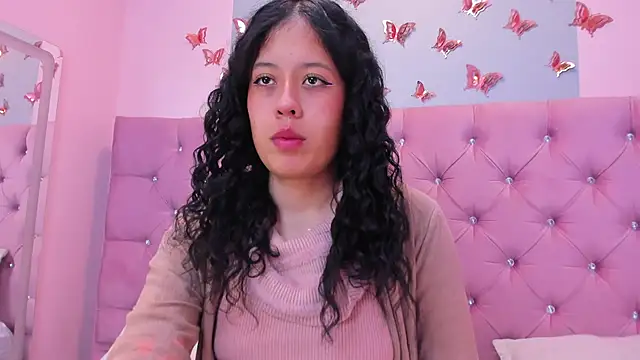 Snapshot of Kaira_luxury chatting on 17, 5, 2026 Kaira luxury online show from 17, 5, 2026