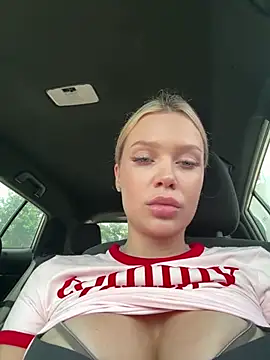 Girl-Mia online show from 15, 5, 2026