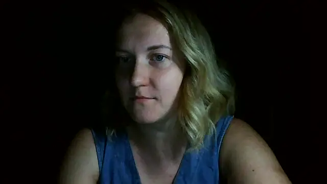 Snapshot of TinaKittyX chatting on 23, 6, 2026 TinaKittyX online show from 23, 6, 2026