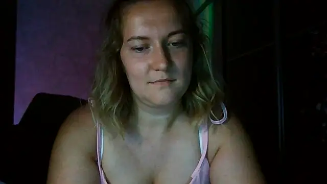 Snapshot of TinaKittyX chatting on 28, 7, 2026 TinaKittyX online show from 28, 7, 2026