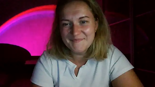 Snapshot of TinaKittyX chatting on 29, 7, 2026 TinaKittyX online show from 29, 7, 2026