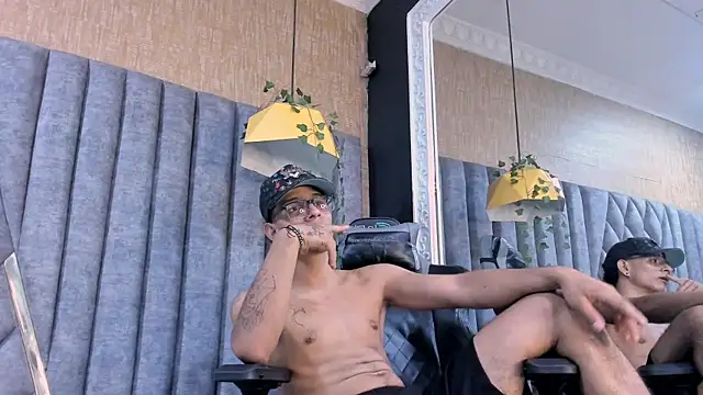 Snapshot of EthanCarterr chatting on 5, 4, 2026 EthanCarterr online show from 5, 4, 2026