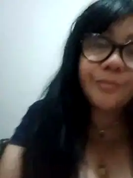 Snapshot of gatadeoculos chatting on 10, 4, 2026 gatadeoculos online show from 10, 4, 2026