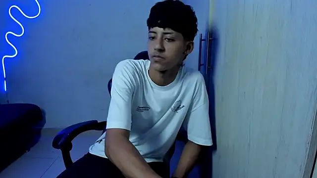 Snapshot of dante_martinez chatting on 11, 4, 2026 dante martinez online show from 11, 4, 2026