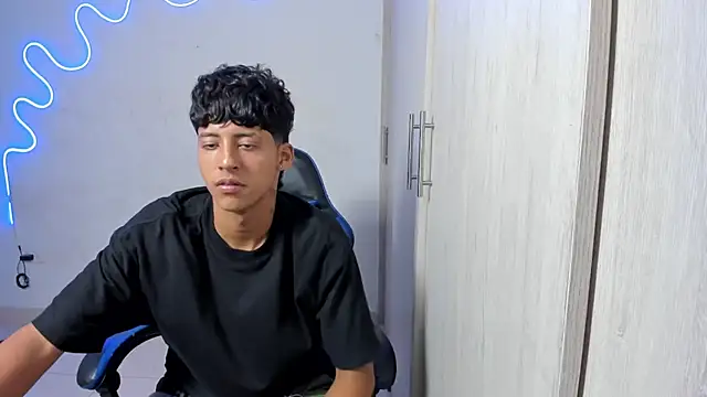 Snapshot of dante_martinez chatting on 14, 4, 2026 dante martinez online show from 14, 4, 2026