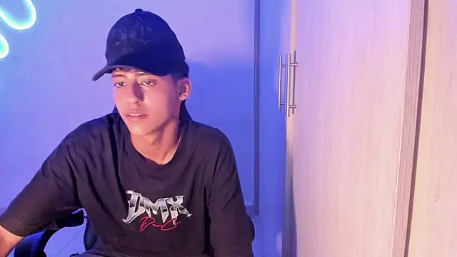 Snapshot of dante_martinez chatting on 16, 4, 2026 dante martinez online show from 16, 4, 2026