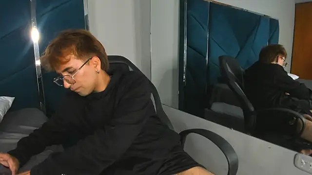 Snapshot of JeremySanders1_ chatting on 3, 4, 2026 JeremySanders1 online show from 3, 4, 2026