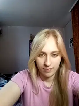 Snapshot of IsOlli chatting on 7, 6, 2026 IsOlli online show from 7, 6, 2026
