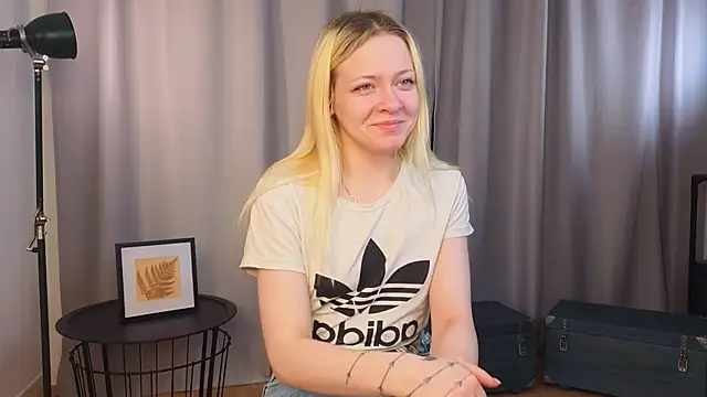OliviaCaffery online show from 16, 4, 2026