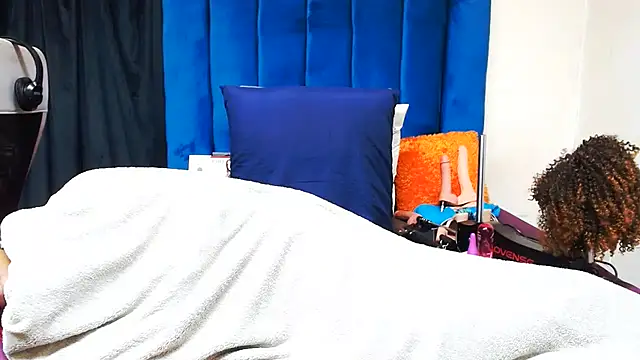 Freakyslut-39 online show from 29, 6, 2026