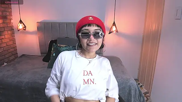 Snapshot of Hanna_Clark__ chatting on 22, 5, 2026 Hanna Clark online show from 22, 5, 2026
