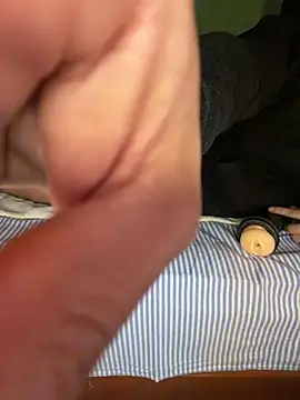 Snapshot of dirtyRobber chatting on 2, 4, 2026 dirtyRobber online show from 2, 4, 2026