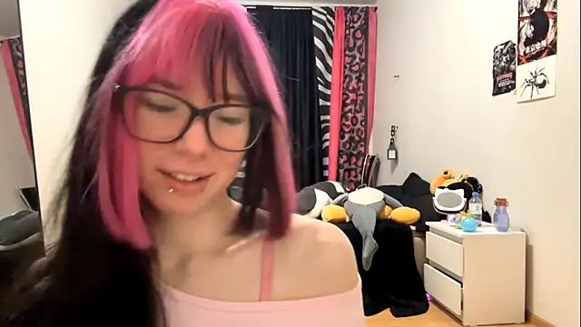 Snapshot of WifeAileen chatting on 10, 4, 2026 WifeAileen online show from 10, 4, 2026