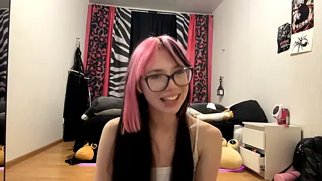 Snapshot of WifeAileen chatting on 10, 5, 2026 WifeAileen online show from 10, 5, 2026