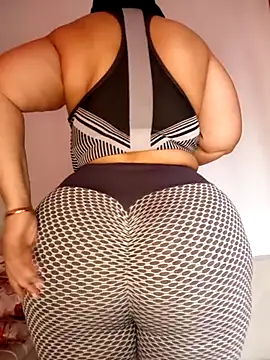 Sexy yassimna online show from 23, 4, 2026