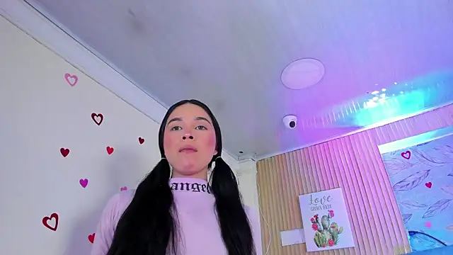 Snapshot of Delphine_doll chatting on 29, 4, 2026 Delphine doll online show from 29, 4, 2026