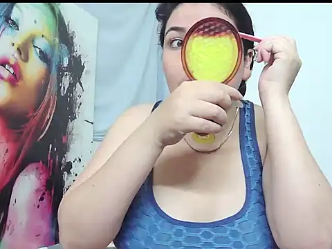 ZoeThorner online show from 17, 4, 2026