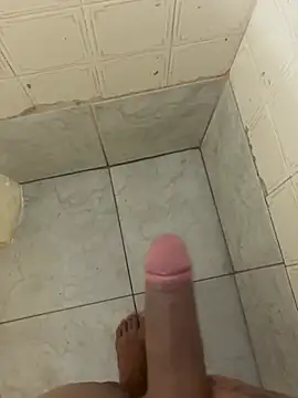 Snapshot of Gustavo12__ chatting on 5, 4, 2026 Gustavo12 online show from 5, 4, 2026