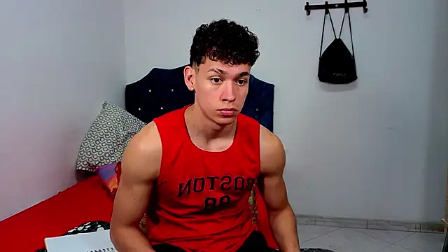 Snapshot of Myke_sexy chatting on 2, 4, 2026 Myke sexy online show from 2, 4, 2026