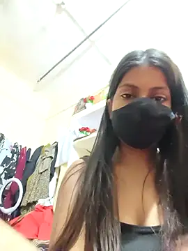 shreyaverma899 online show from 17, 4, 2026