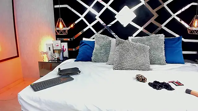 Snapshot of SiennaBel chatting on 7, 5, 2026 SiennaBel online show from 7, 5, 2026