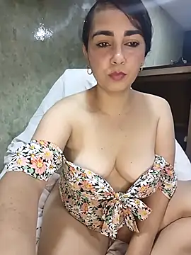 Emily Divi69 online show from 10, 4, 2026