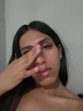 Snapshot of luna_duque chatting on 5, 6, 2026 luna duque online show from 5, 6, 2026