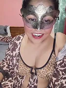 Maskedcurves online show from 25, 7, 2026