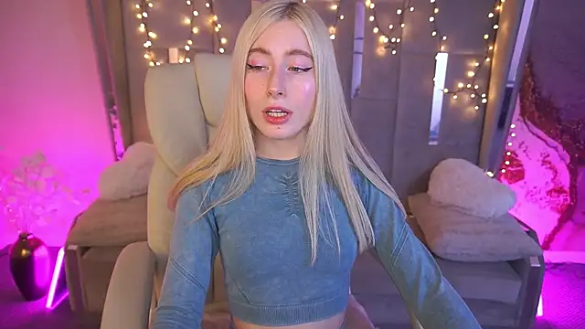 MelaniiePlay online show from 18, 5, 2026