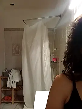 Lolaa92i online show from 8, 4, 2026