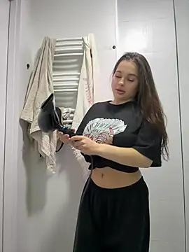 MonikaLoveXx online show from 6, 4, 2026