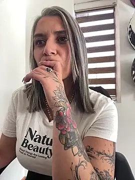 Isabella varella- online show from 15, 5, 2026