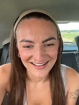 MiaLovesxxx online show from 3, 7, 2026